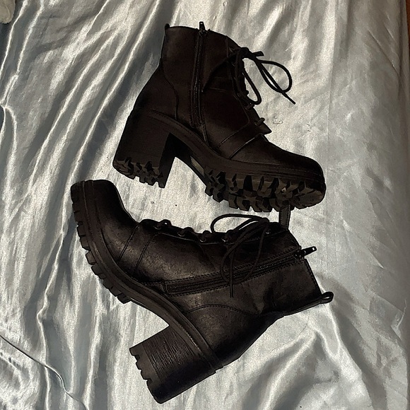 Shoes - Thrifted 3 inch heeled boots